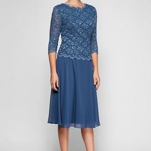 V-Back Scoopneck A-Line Dress with 3/4 Sleeves